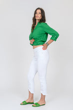 Load image into Gallery viewer, COMFORT WHITE JEANS WITH EMBROIDERY ON THE FRONT GG958DC-CRY
